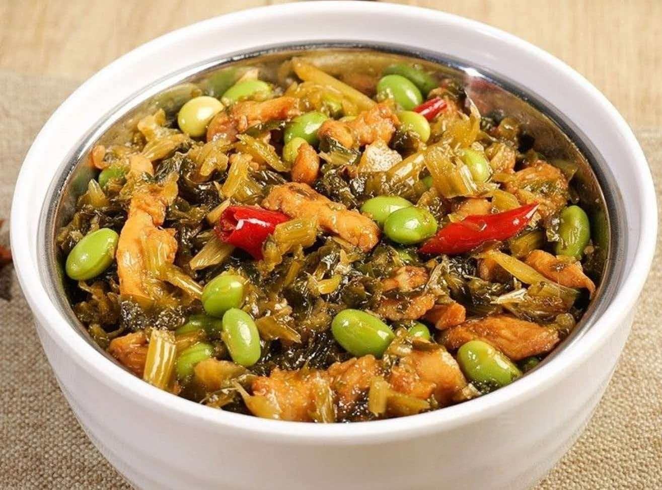 雪菜毛豆炒肉丝盖饭