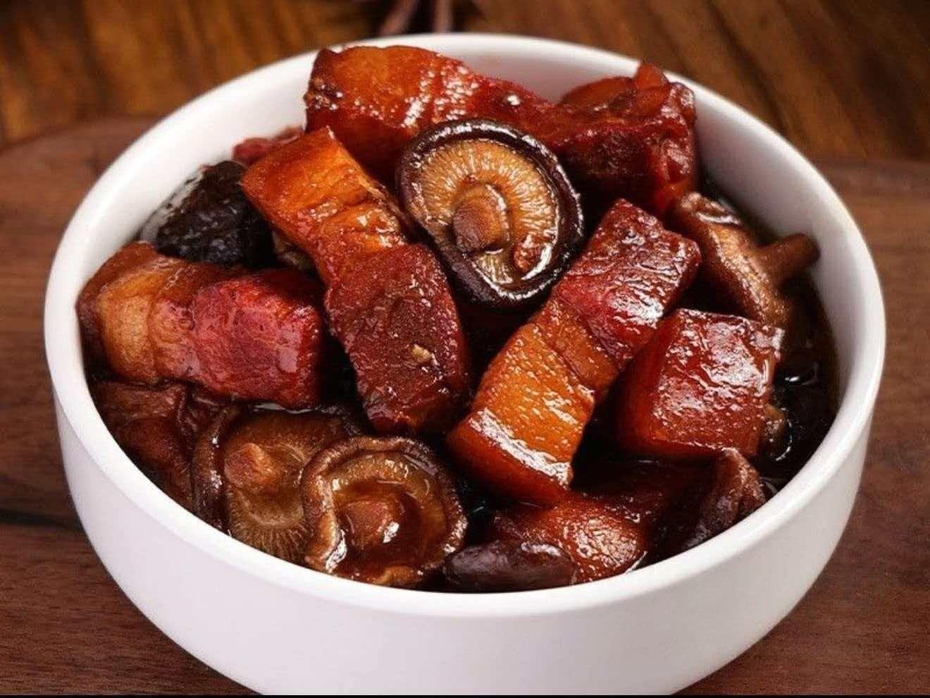 香菇红烧肉盖饭