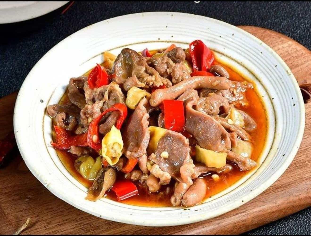 小炒鸡杂盖浇面